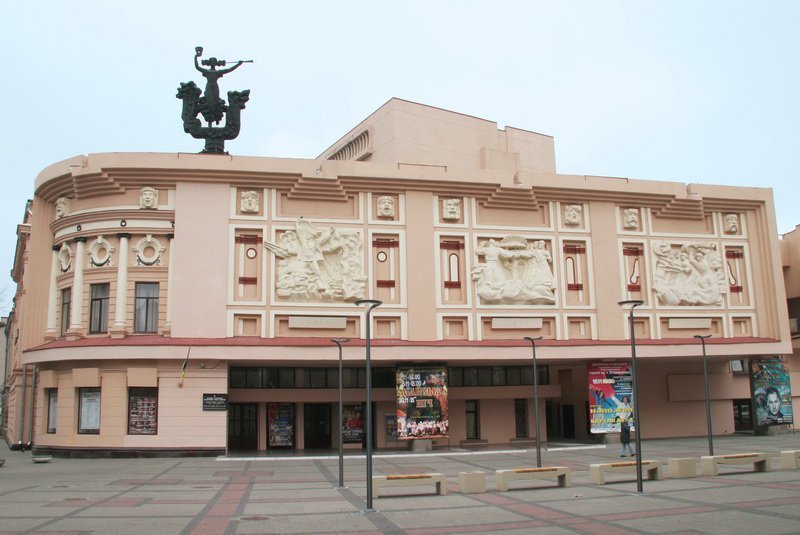 Фасад театру